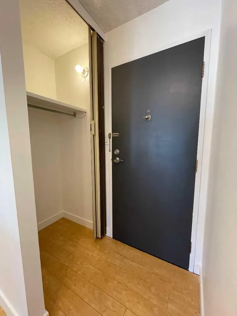 340 14 Avenue SW Calgary AB T2R 0M4