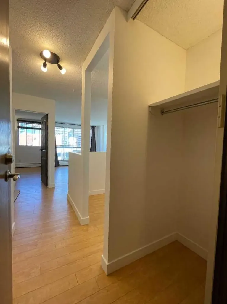 340 14 Avenue SW Calgary AB T2R 0M4