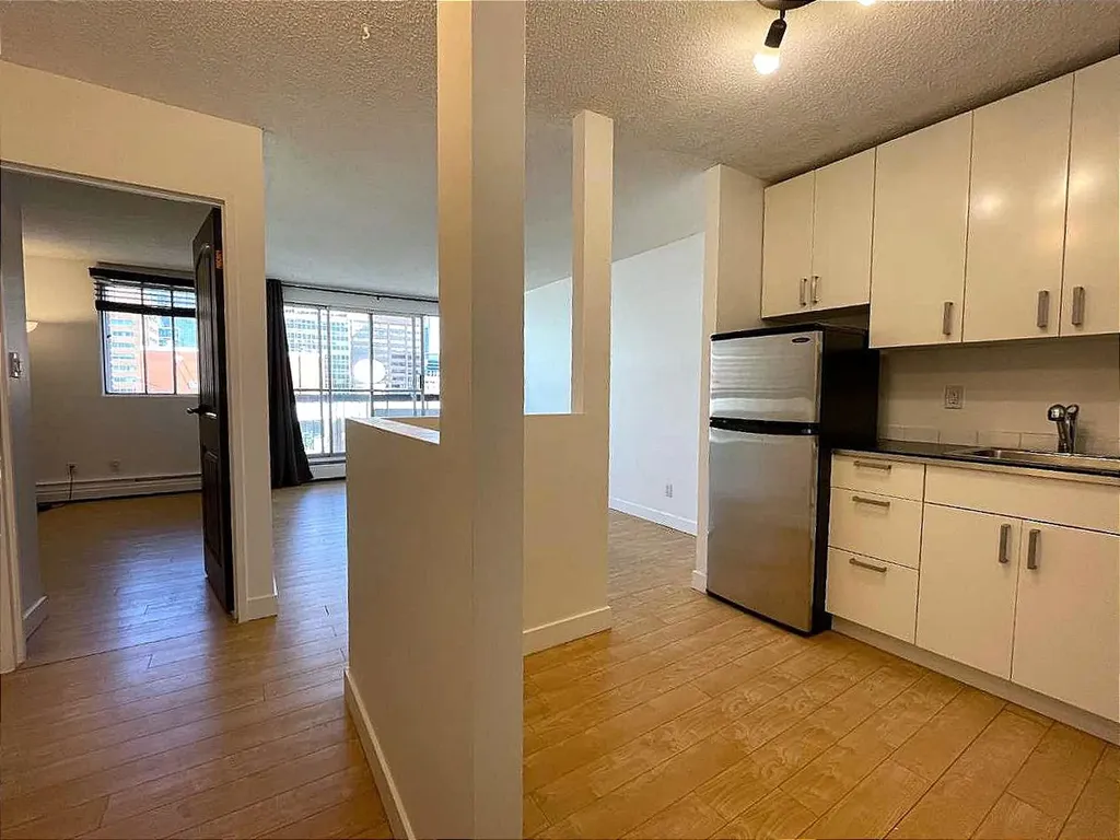 340 14 Avenue SW Calgary AB T2R 0M4
