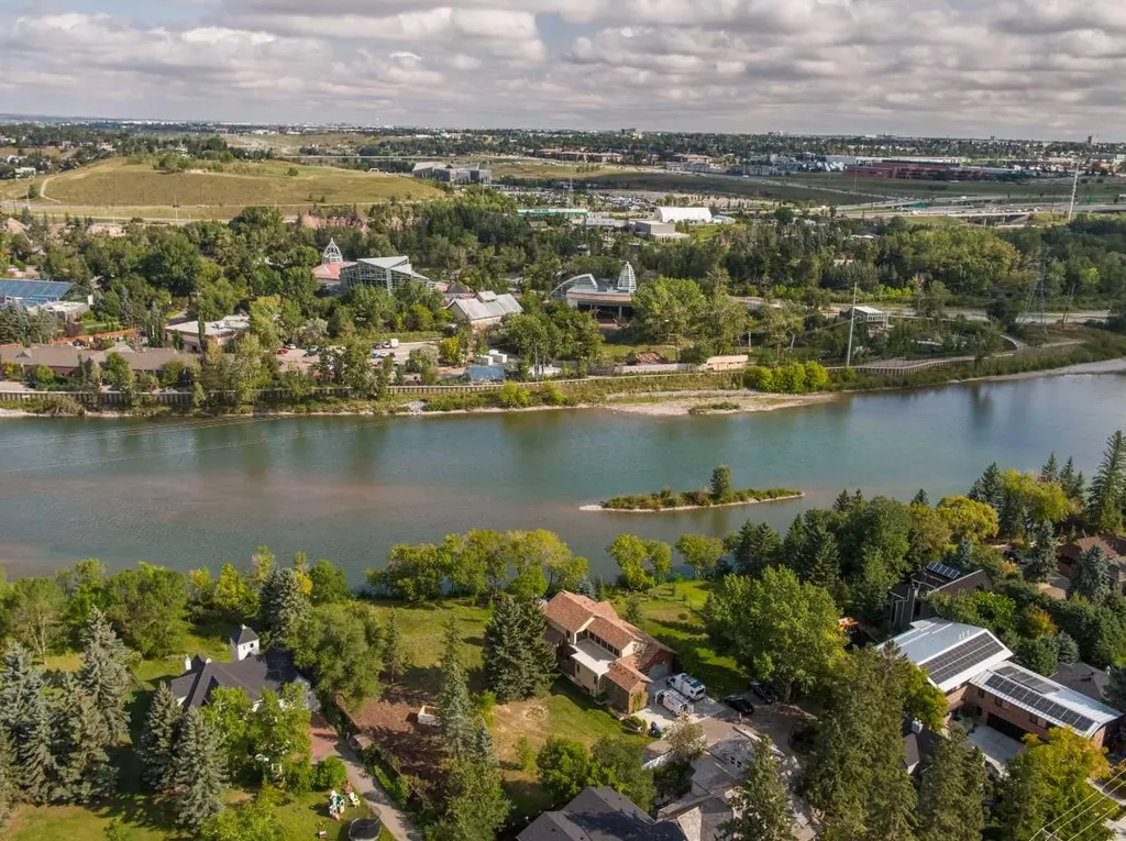 10 Major Stewart Lane SE Calgary AB T2G 5R6