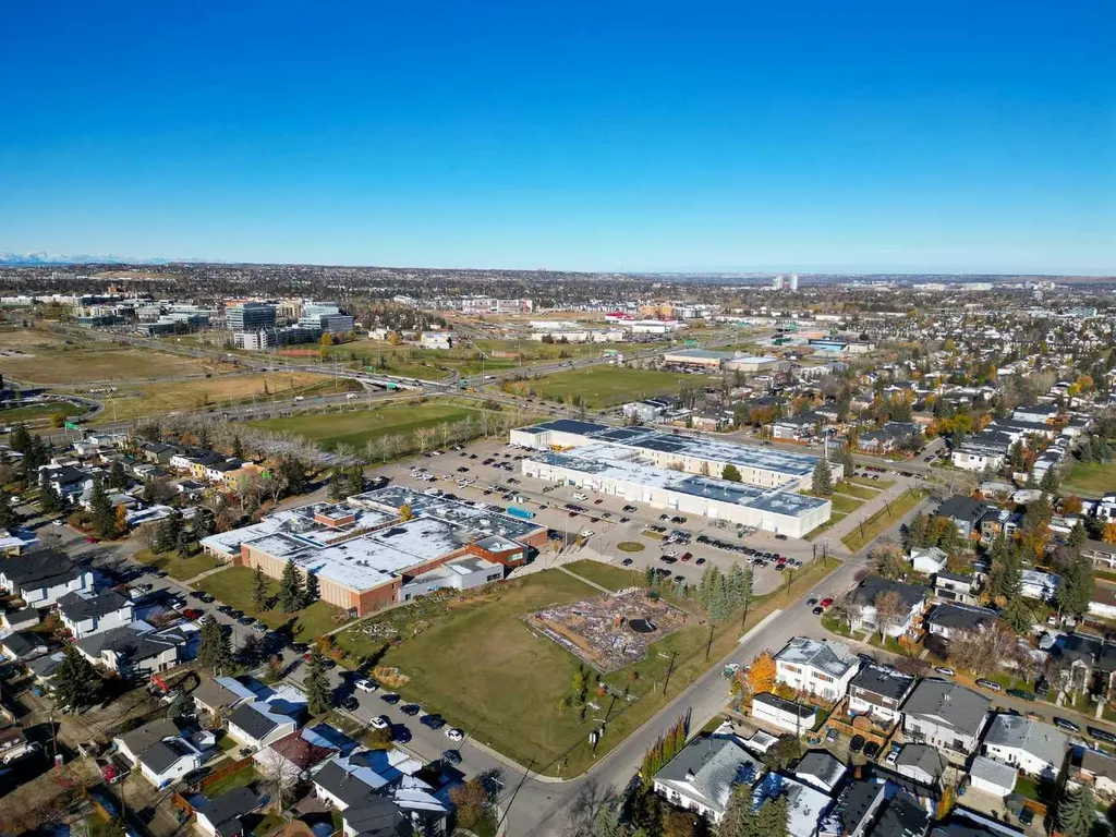 2320 54 Avenue SW Calgary AB T3E 1M1