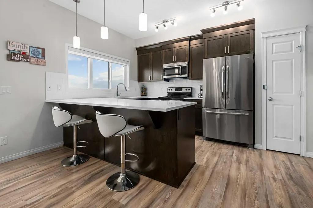 673 Hillcrest Road SW Airdrie AB T4B 4C7