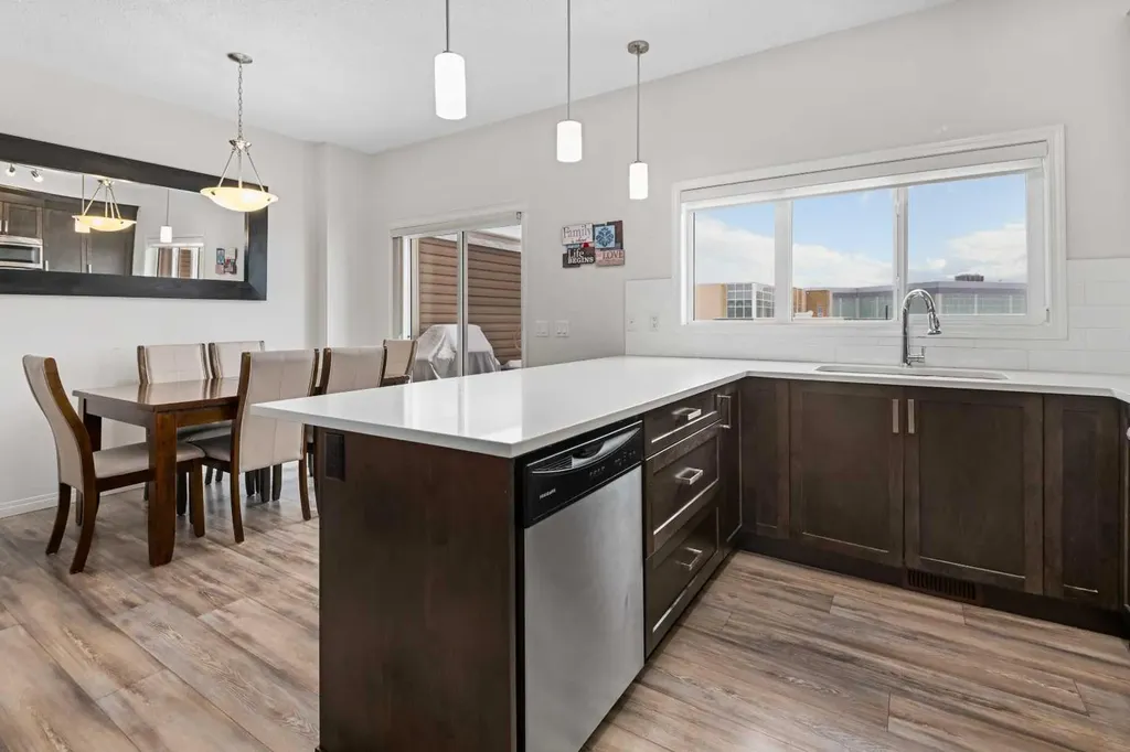 673 Hillcrest Road SW Airdrie AB T4B 4C7