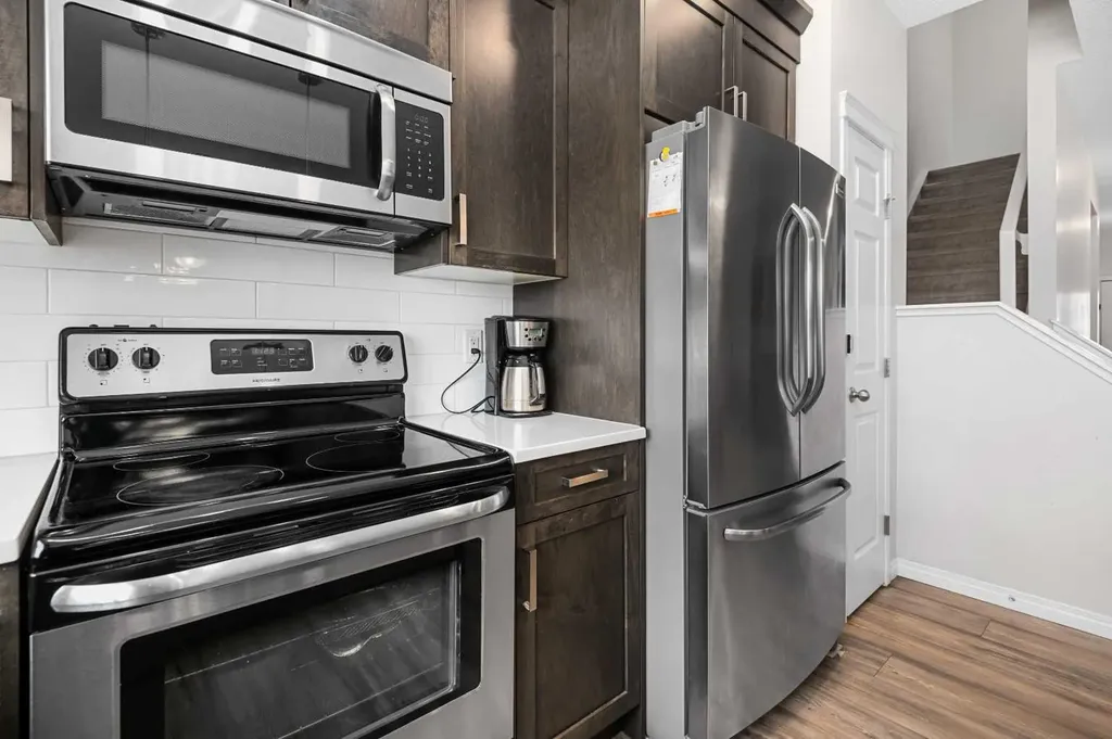 673 Hillcrest Road SW Airdrie AB T4B 4C7
