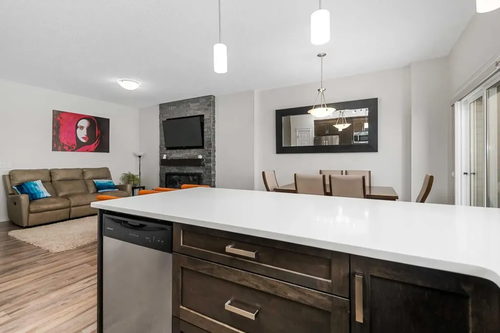 673 Hillcrest Road SW Airdrie AB T4B 4C7