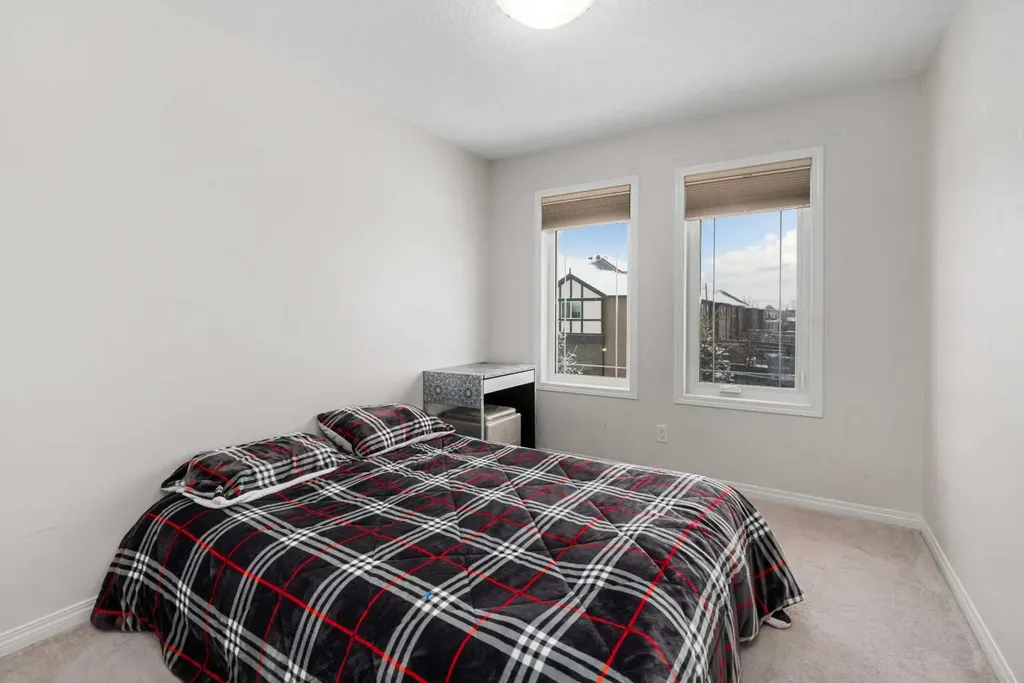 673 Hillcrest Road SW Airdrie AB T4B 4C7