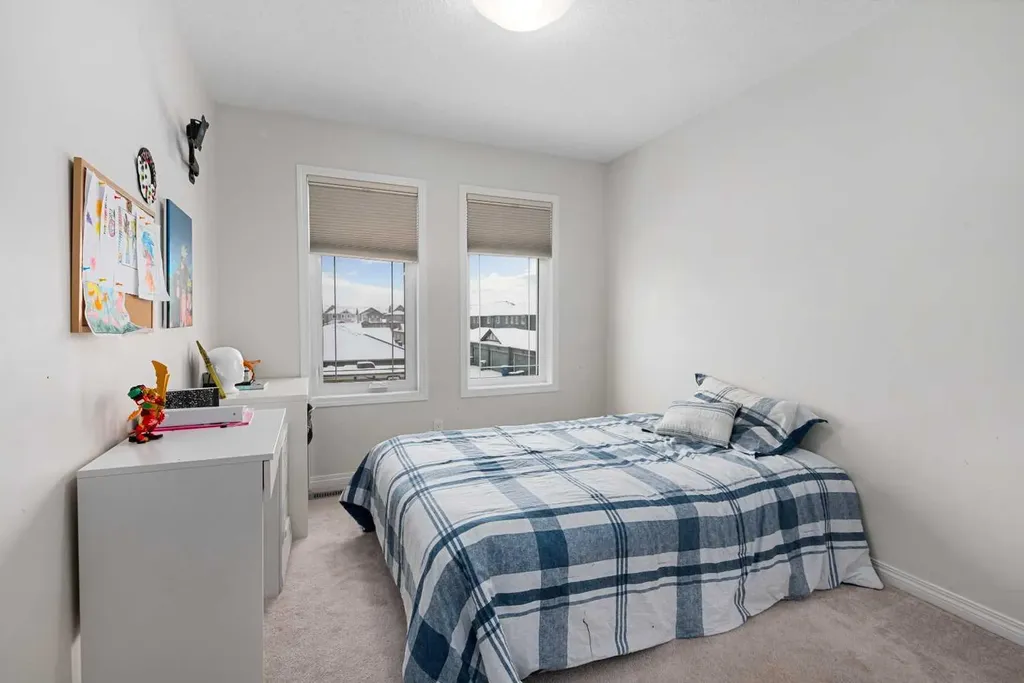 673 Hillcrest Road SW Airdrie AB T4B 4C7