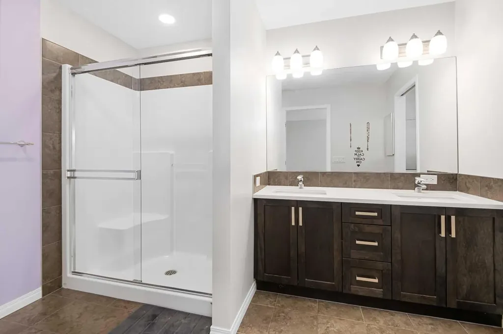673 Hillcrest Road SW Airdrie AB T4B 4C7
