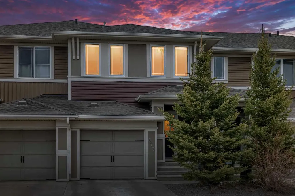673 Hillcrest Road SW Airdrie AB T4B 4C7