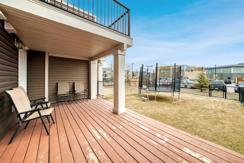 673 Hillcrest Road SW Airdrie AB T4B 4C7