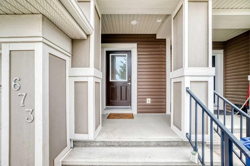 673 Hillcrest Road SW Airdrie AB T4B 4C7