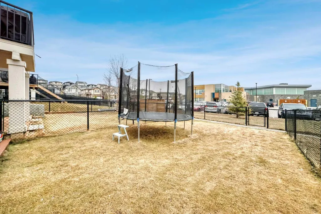 673 Hillcrest Road SW Airdrie AB T4B 4C7
