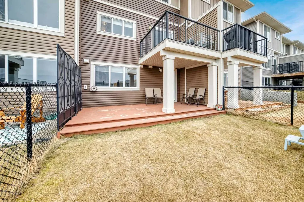 673 Hillcrest Road SW Airdrie AB T4B 4C7