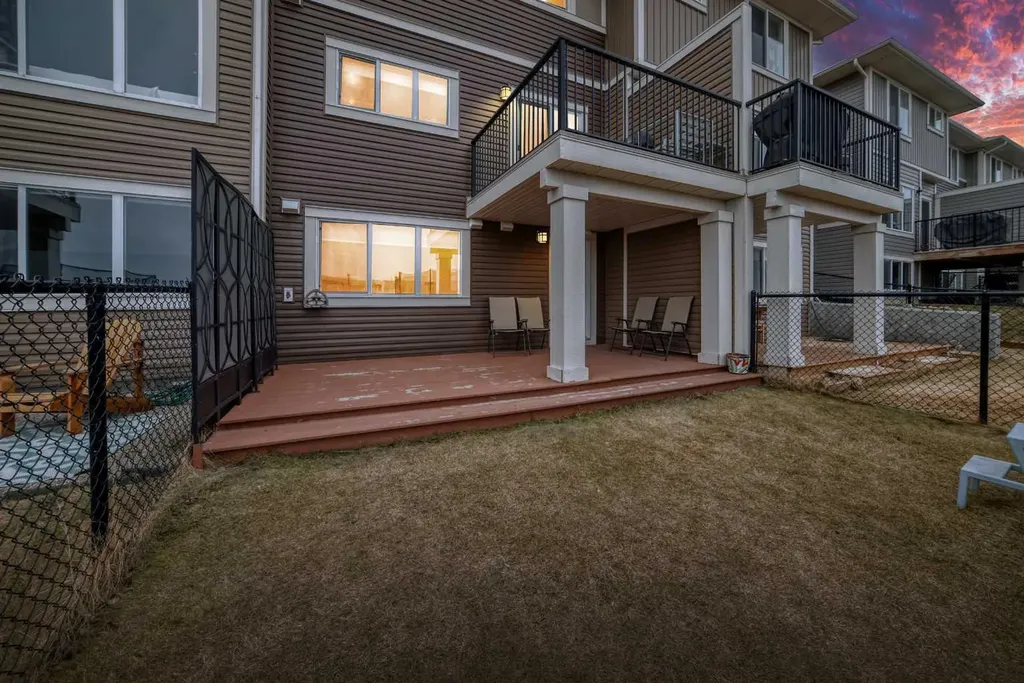 673 Hillcrest Road SW Airdrie AB T4B 4C7