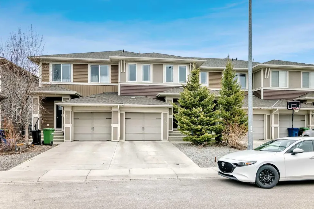673 Hillcrest Road SW Airdrie AB T4B 4C7