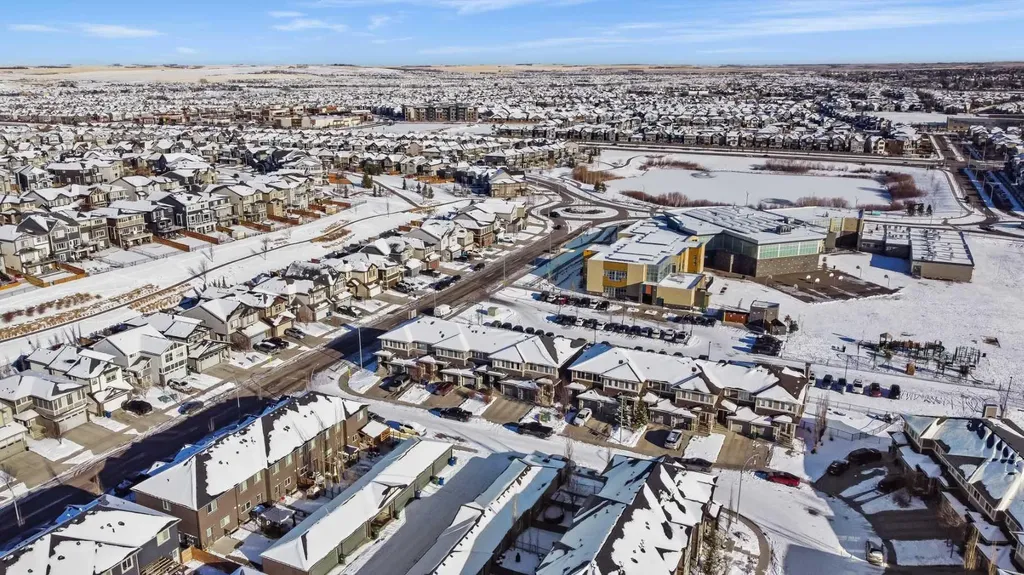 673 Hillcrest Road SW Airdrie AB T4B 4C7