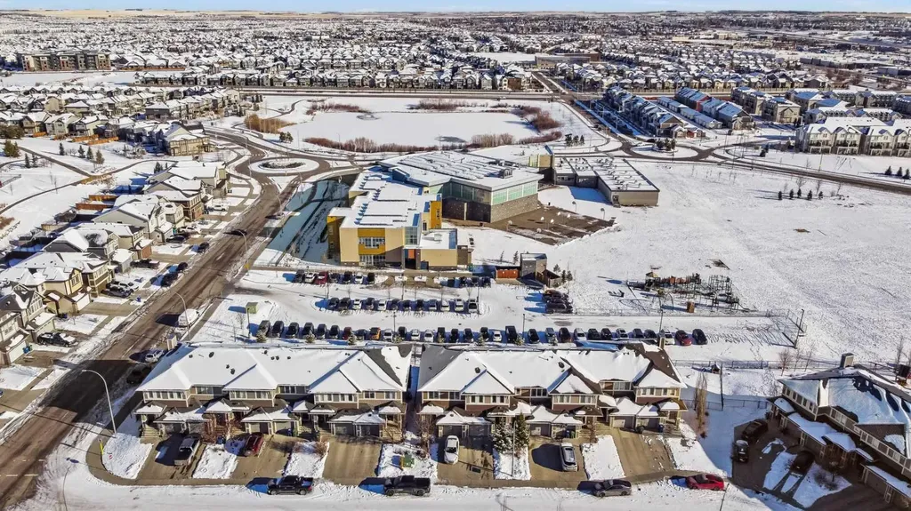 673 Hillcrest Road SW Airdrie AB T4B 4C7
