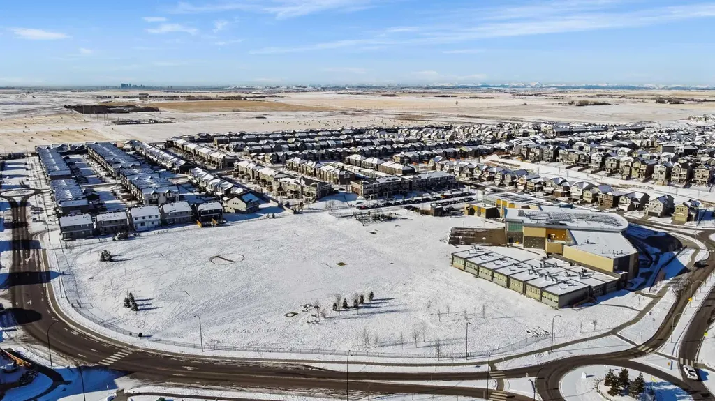 673 Hillcrest Road SW Airdrie AB T4B 4C7