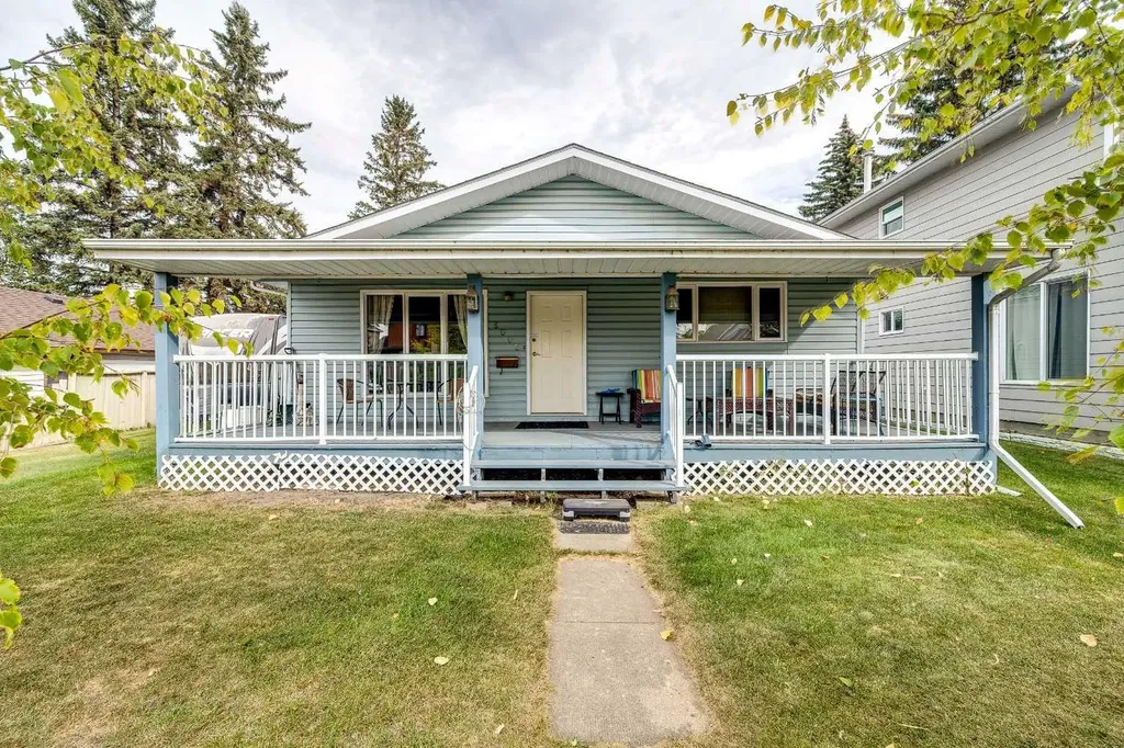 Sylvan Lake AB, 5005 43 Street E