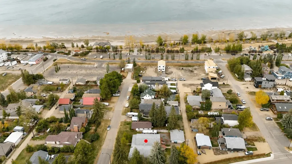 5005 43 Street E Sylvan Lake AB T4S 1C1