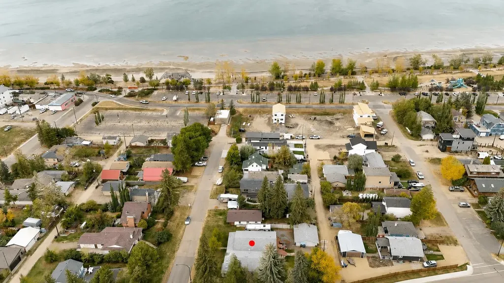 5005 43 Street E Sylvan Lake AB T4S 1C1