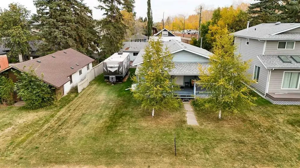 5005 43 Street E Sylvan Lake AB T4S 1C1