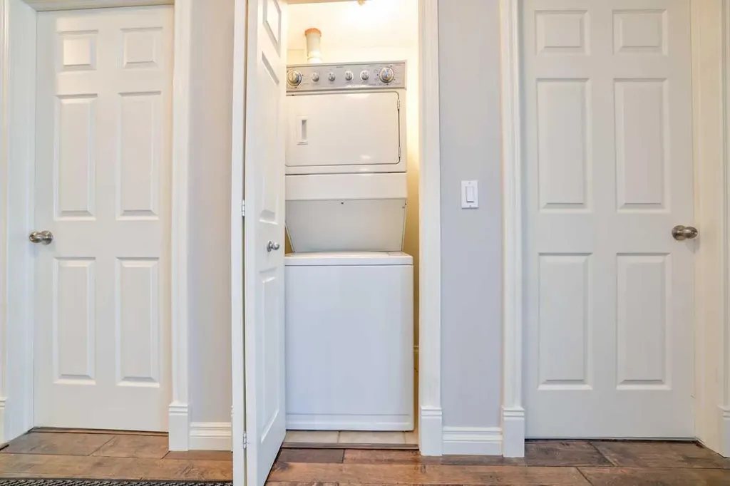 1631 28 Avenue SW Calgary AB T2T 1J5