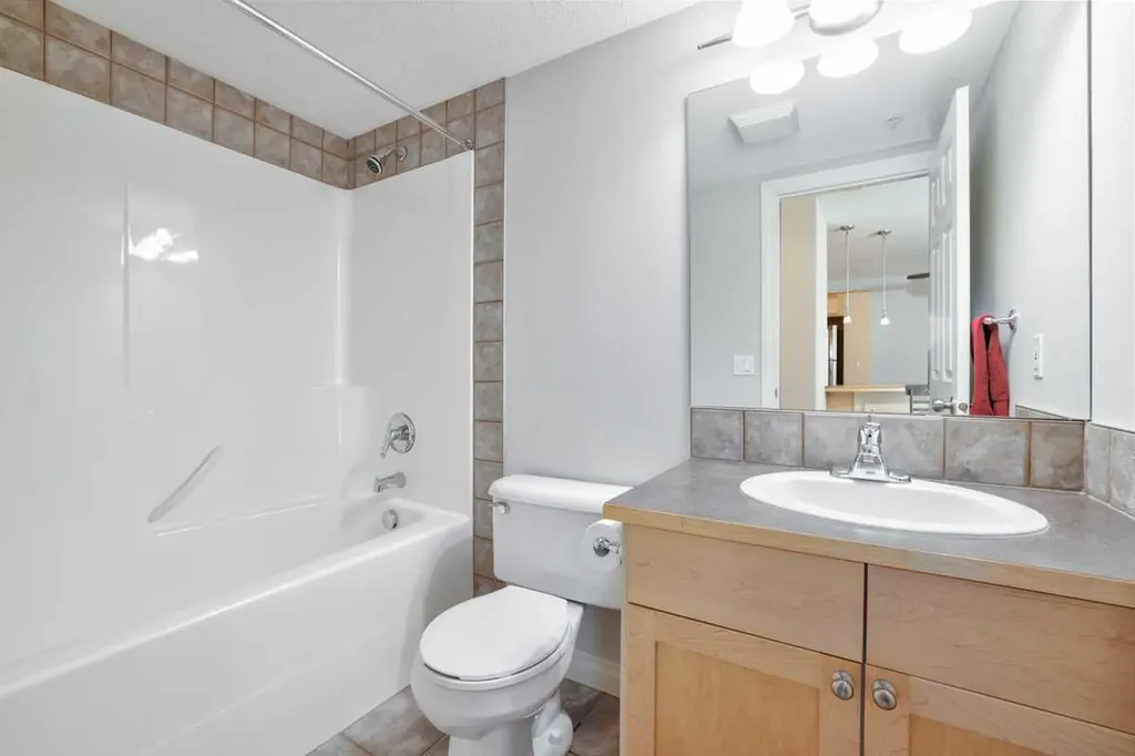1631 28 Avenue SW Calgary AB T2T 1J5