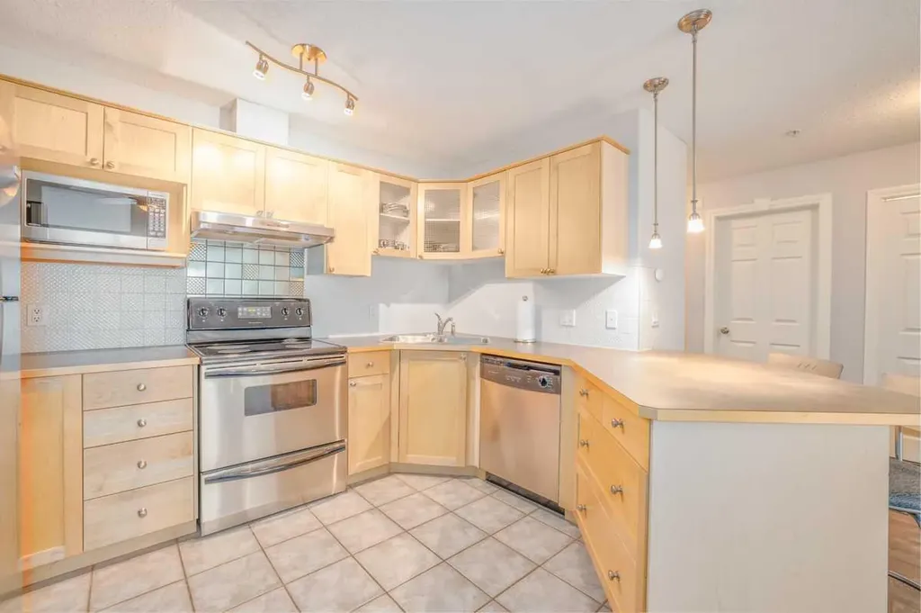 1631 28 Avenue SW Calgary AB T2T 1J5