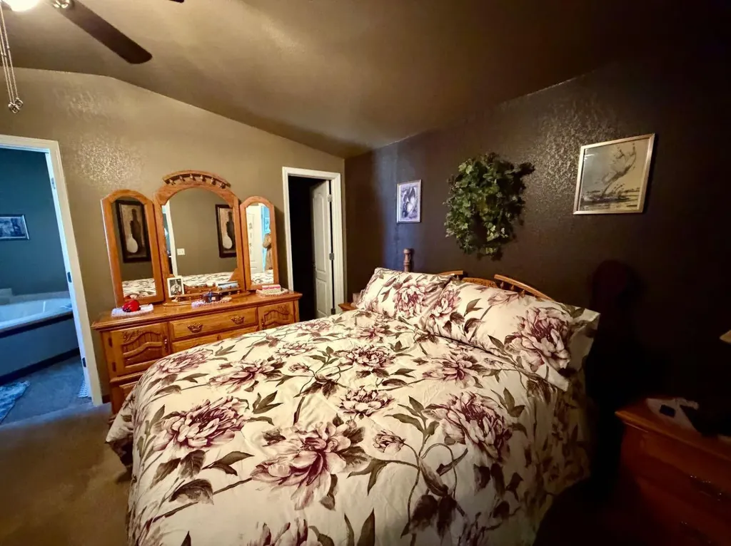 206 Railway Avenue Coaldale AB T1M0A7
