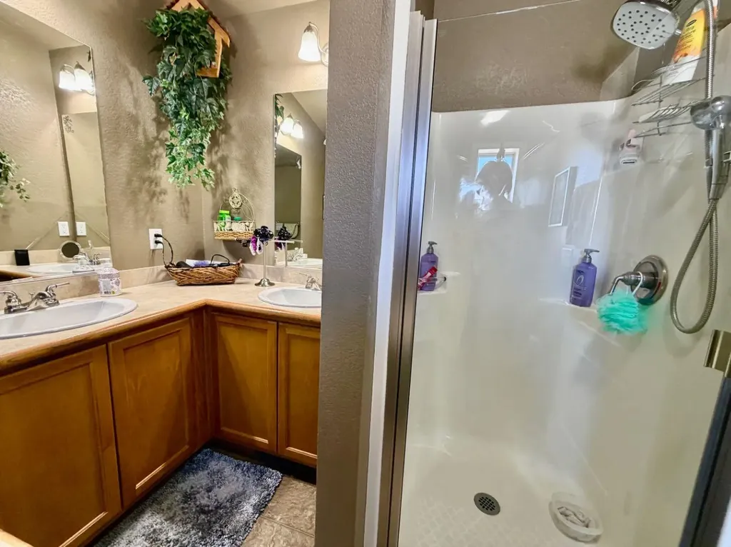 206 Railway Avenue Coaldale AB T1M0A7