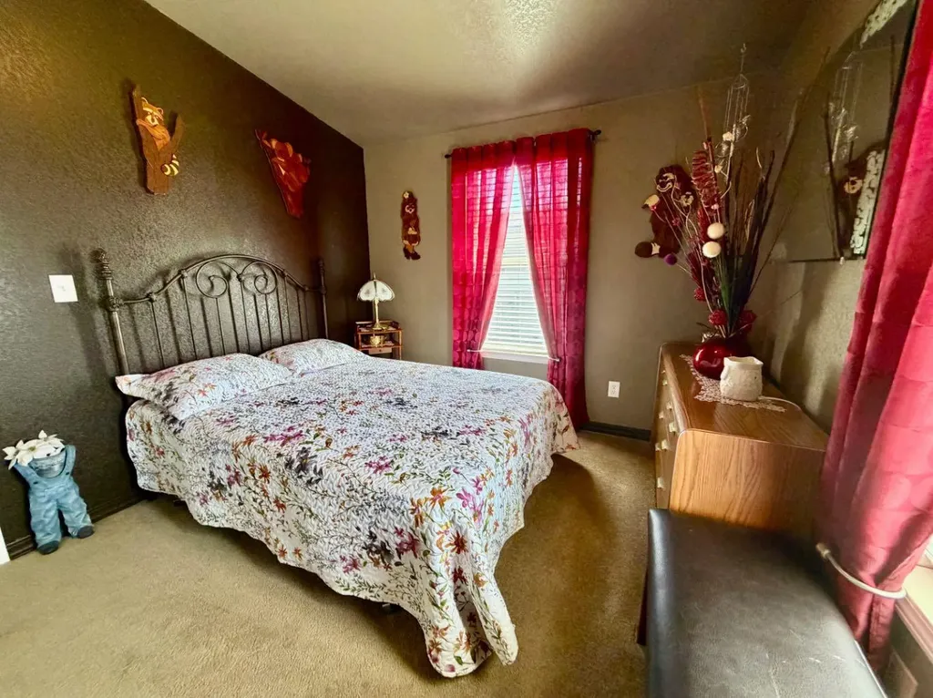 206 Railway Avenue Coaldale AB T1M0A7