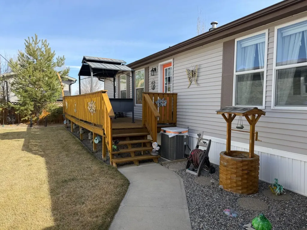 206 Railway Avenue Coaldale AB T1M0A7