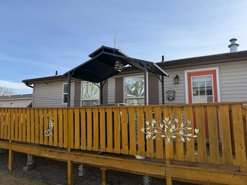 206 Railway Avenue Coaldale AB T1M0A7