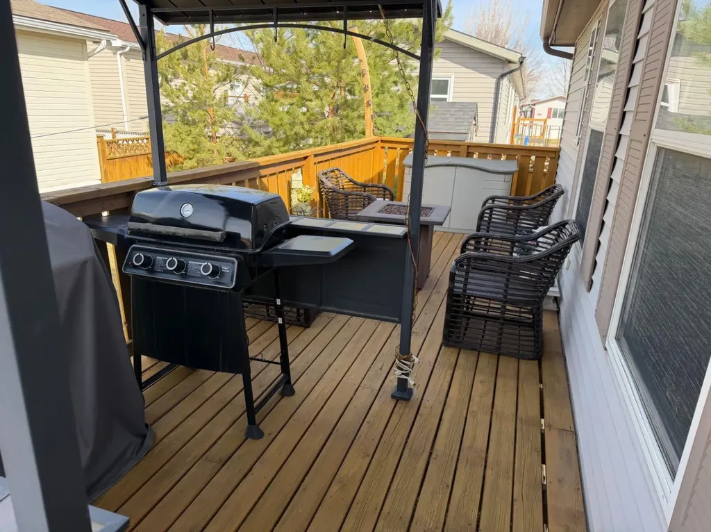206 Railway Avenue Coaldale AB T1M0A7