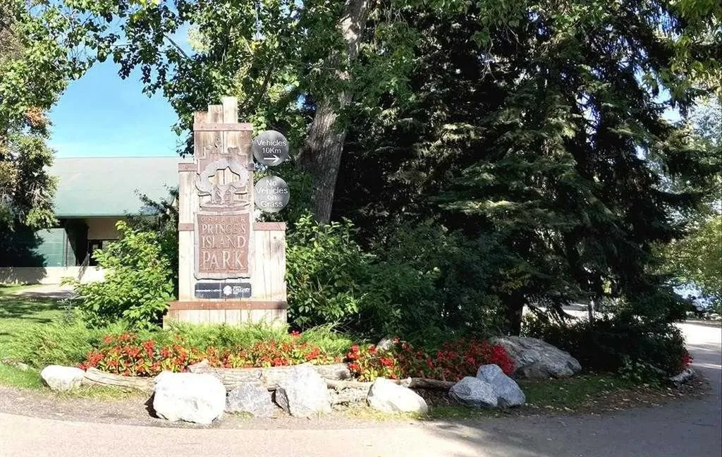 900 6 Avenue SW Calgary AB T2P 3K2