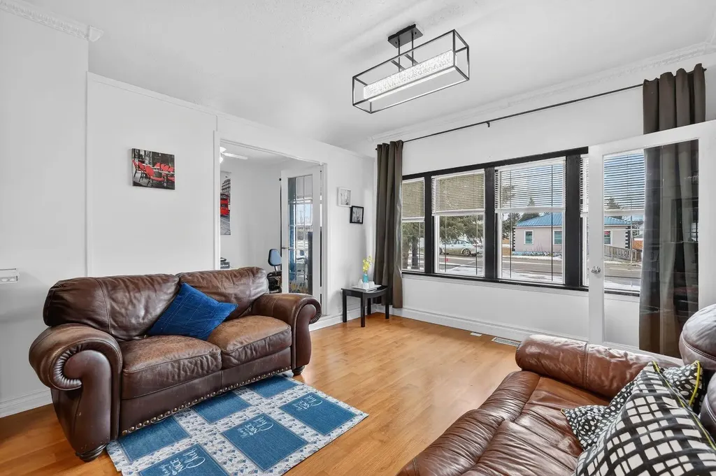 2130 20 Avenue Bowden AB T0M0K0