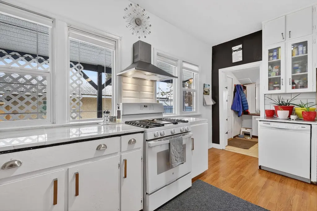 2130 20 Avenue Bowden AB T0M0K0