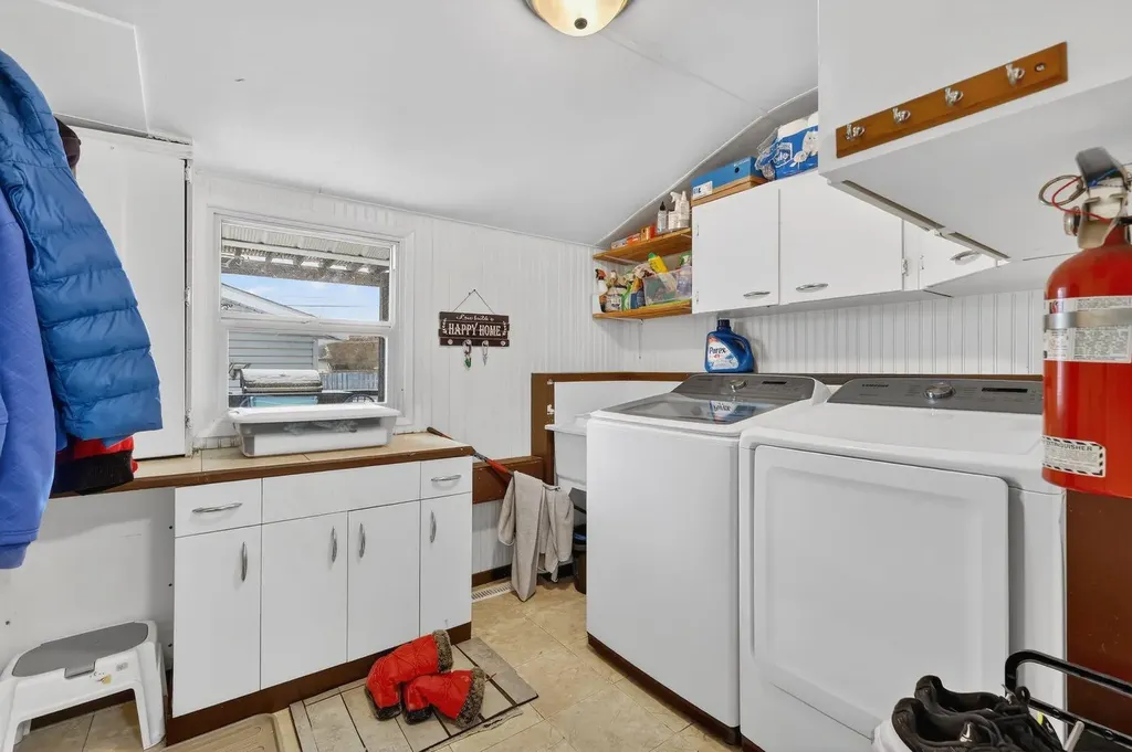 2130 20 Avenue Bowden AB T0M0K0