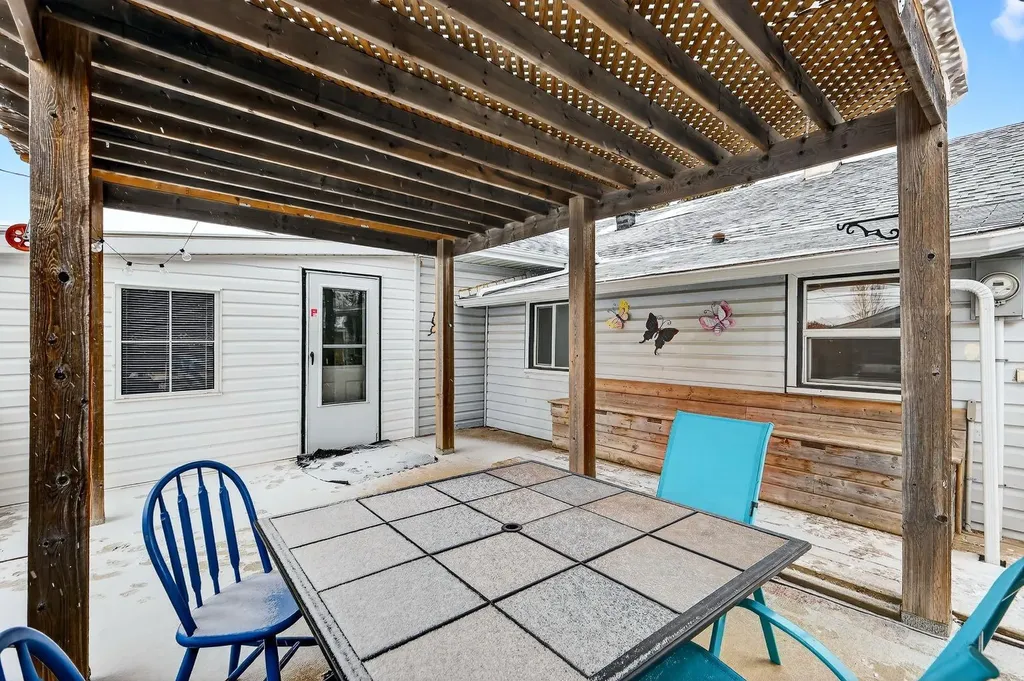 2130 20 Avenue Bowden AB T0M0K0