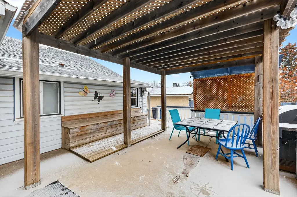 2130 20 Avenue Bowden AB T0M0K0