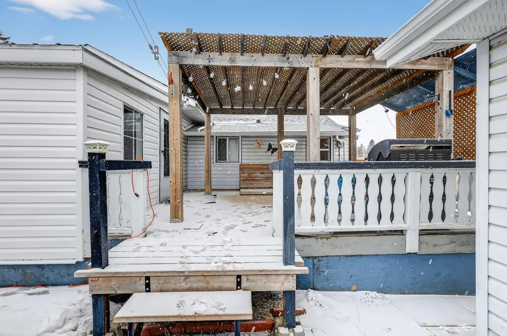 2130 20 Avenue Bowden AB T0M0K0