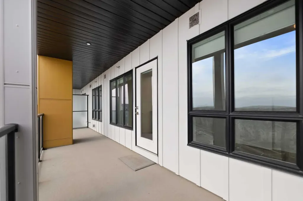 60 Skyview Ranch Road NE Calgary AB T3N 2J8