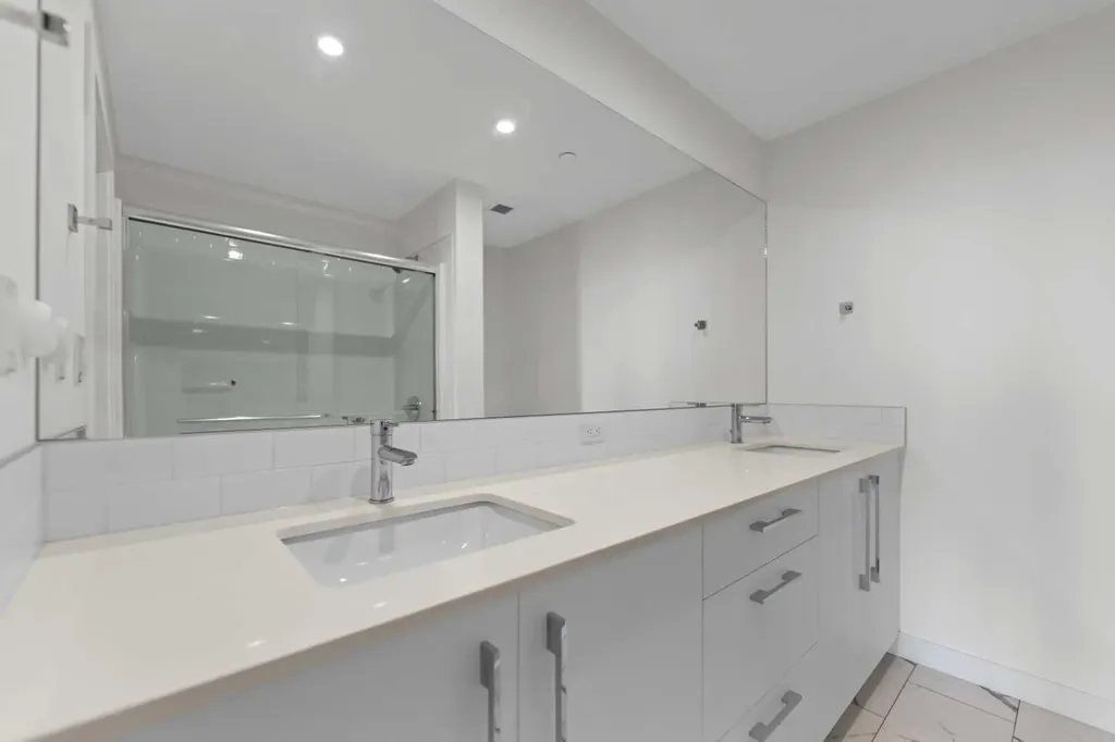 60 Skyview Ranch Road NE Calgary AB T3N 2J8