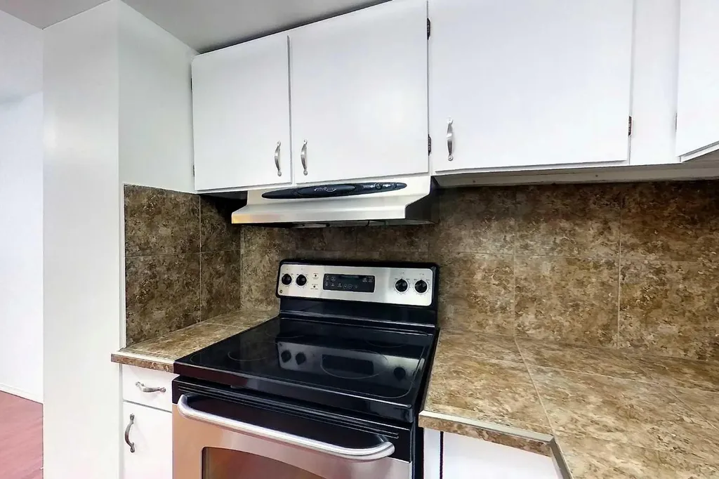 5215 6 Avenue Edson AB T7E1K9