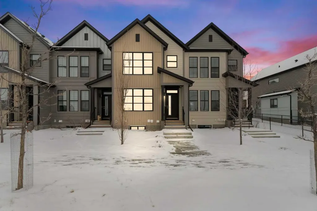 733 South Point Gate SW Airdrie AB T4B 5H7