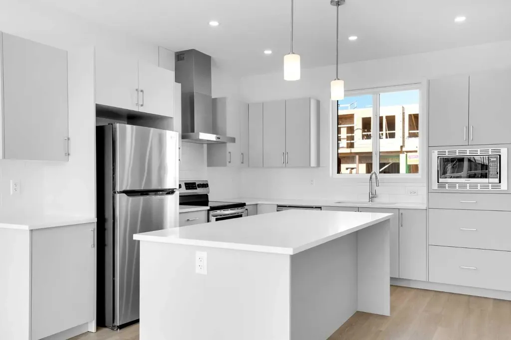 733 South Point Gate SW Airdrie AB T4B 5H7