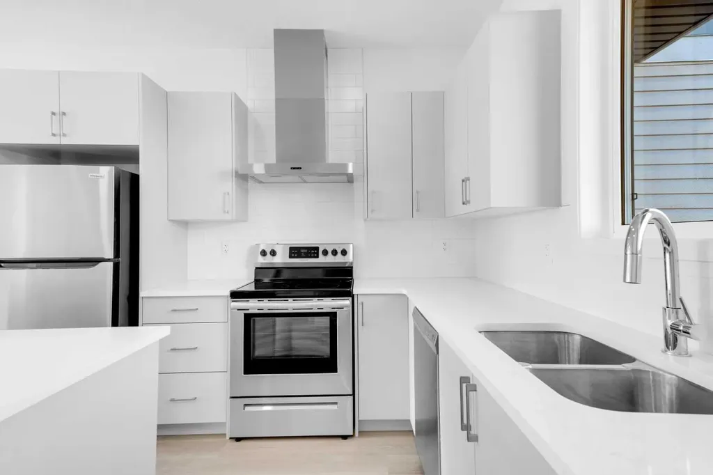733 South Point Gate SW Airdrie AB T4B 5H7