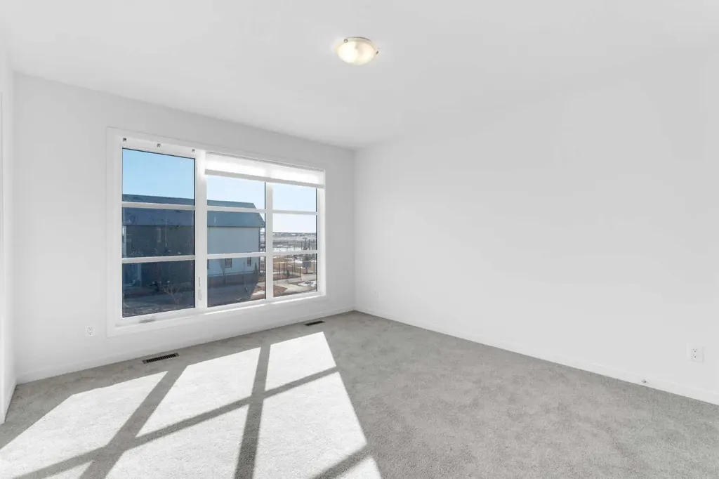 733 South Point Gate SW Airdrie AB T4B 5H7