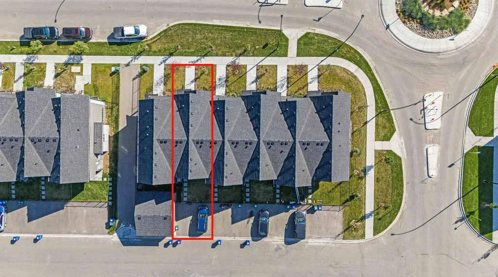 733 South Point Gate SW Airdrie AB T4B 5H7